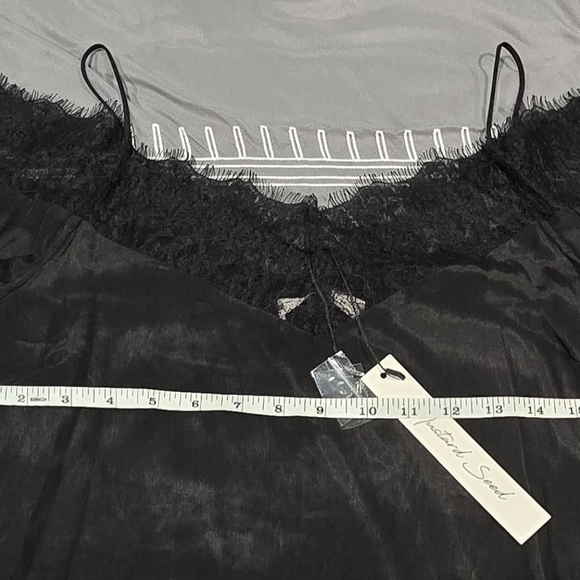 Mustard Seed Silky Blouse With Lace Details Size Small - Picture 6 of 7